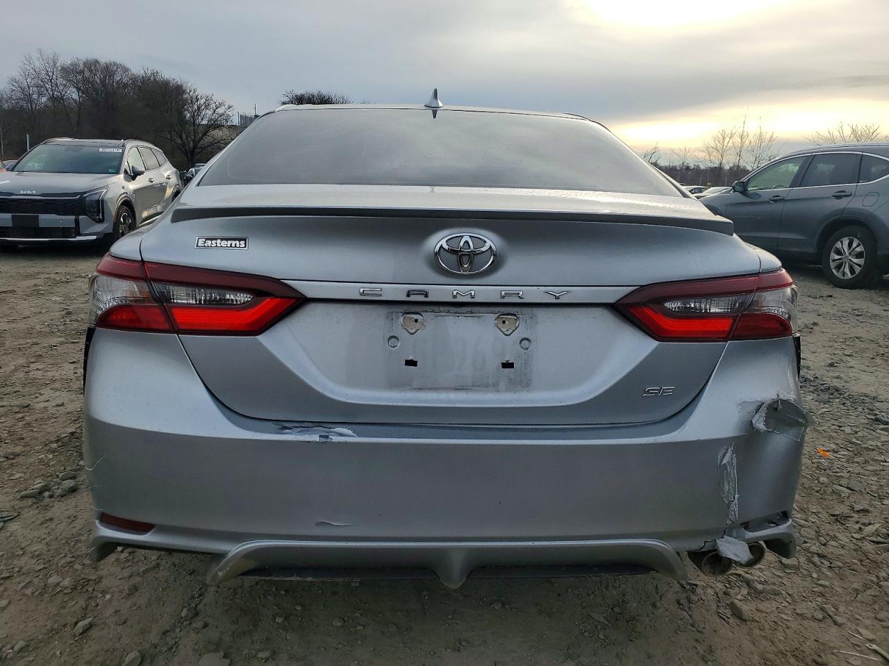 2022 TOYOTA CAMRY SE photo 6