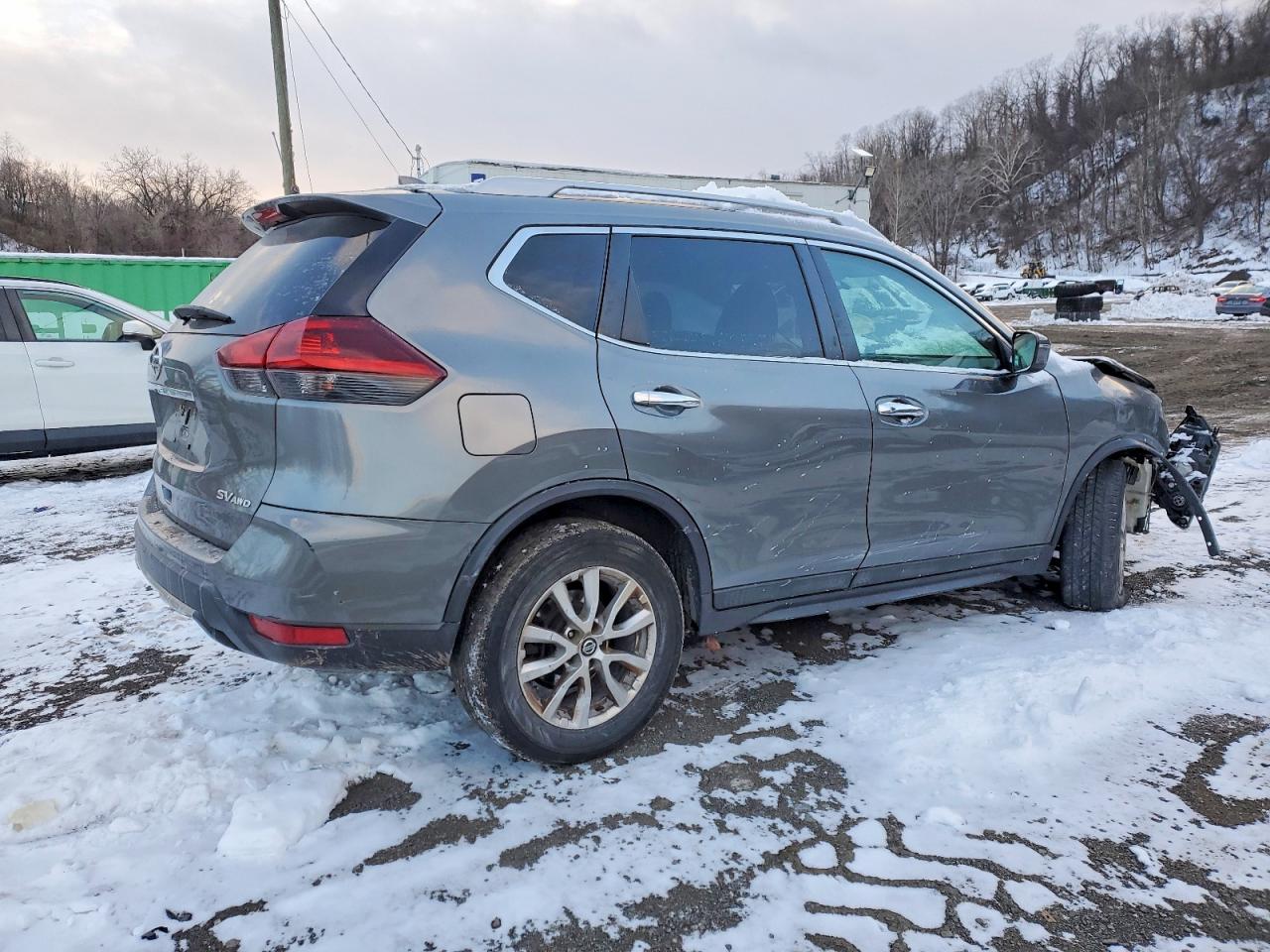 2018 NISSAN ROGUE SV photo 3