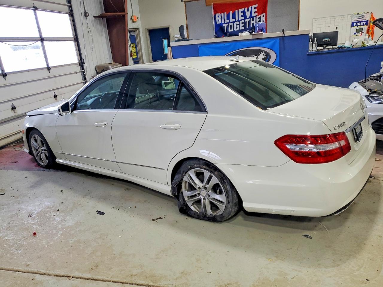 2010 MERCEDES-BENZ E 350 4MATIC photo 2