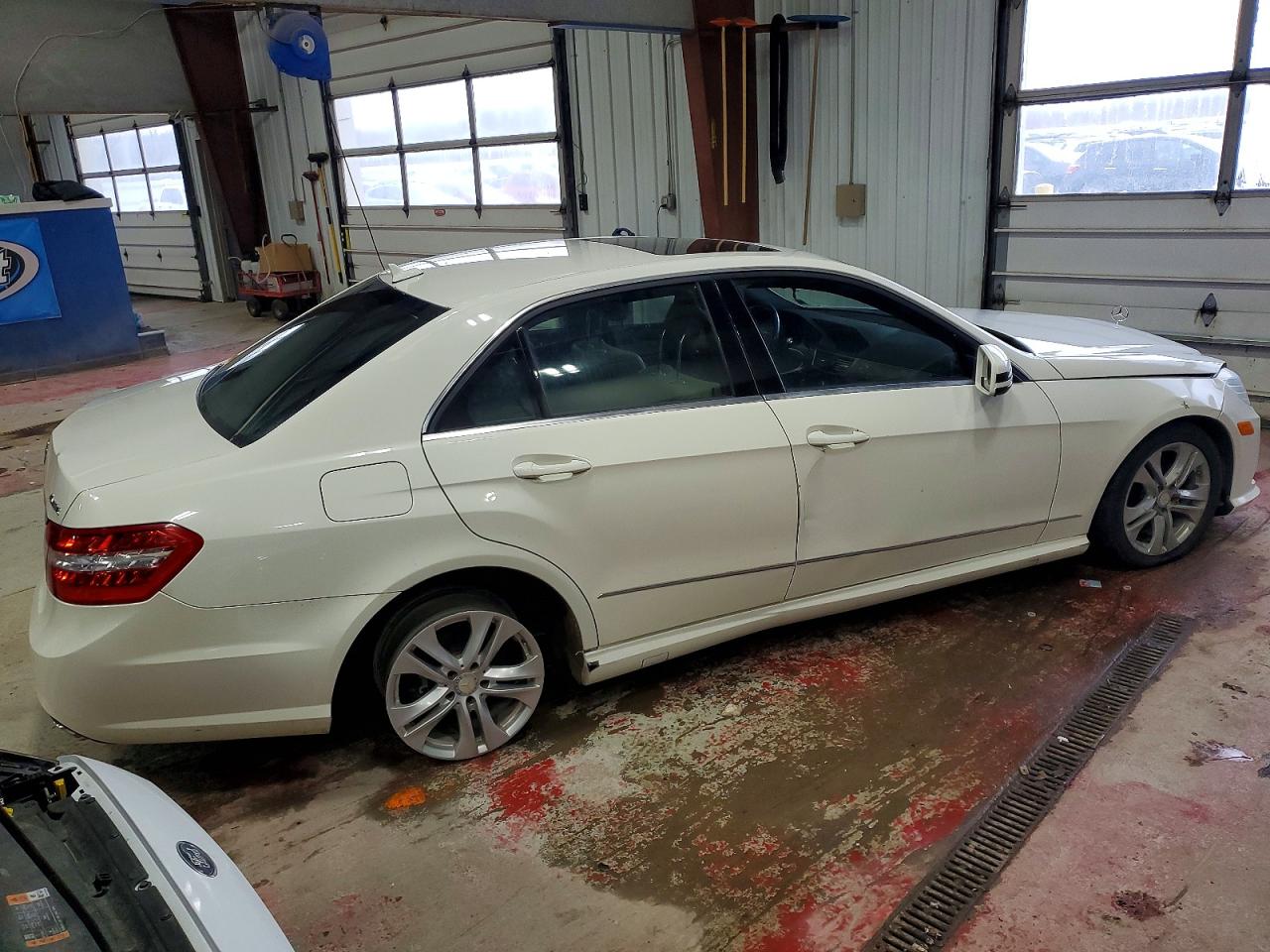 2010 MERCEDES-BENZ E 350 4MATIC photo 3