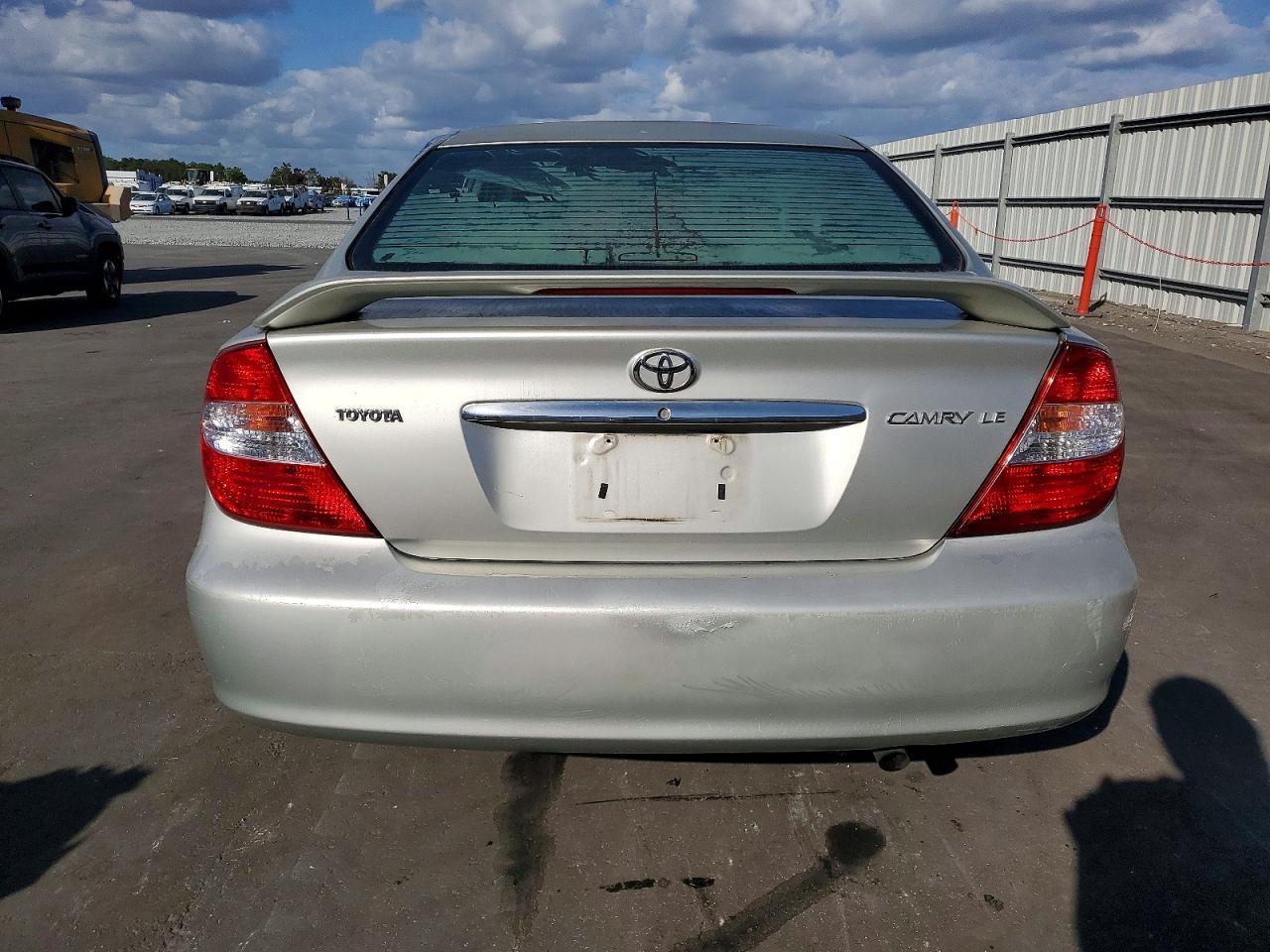 2003 TOYOTA CAMRY LE photo 6