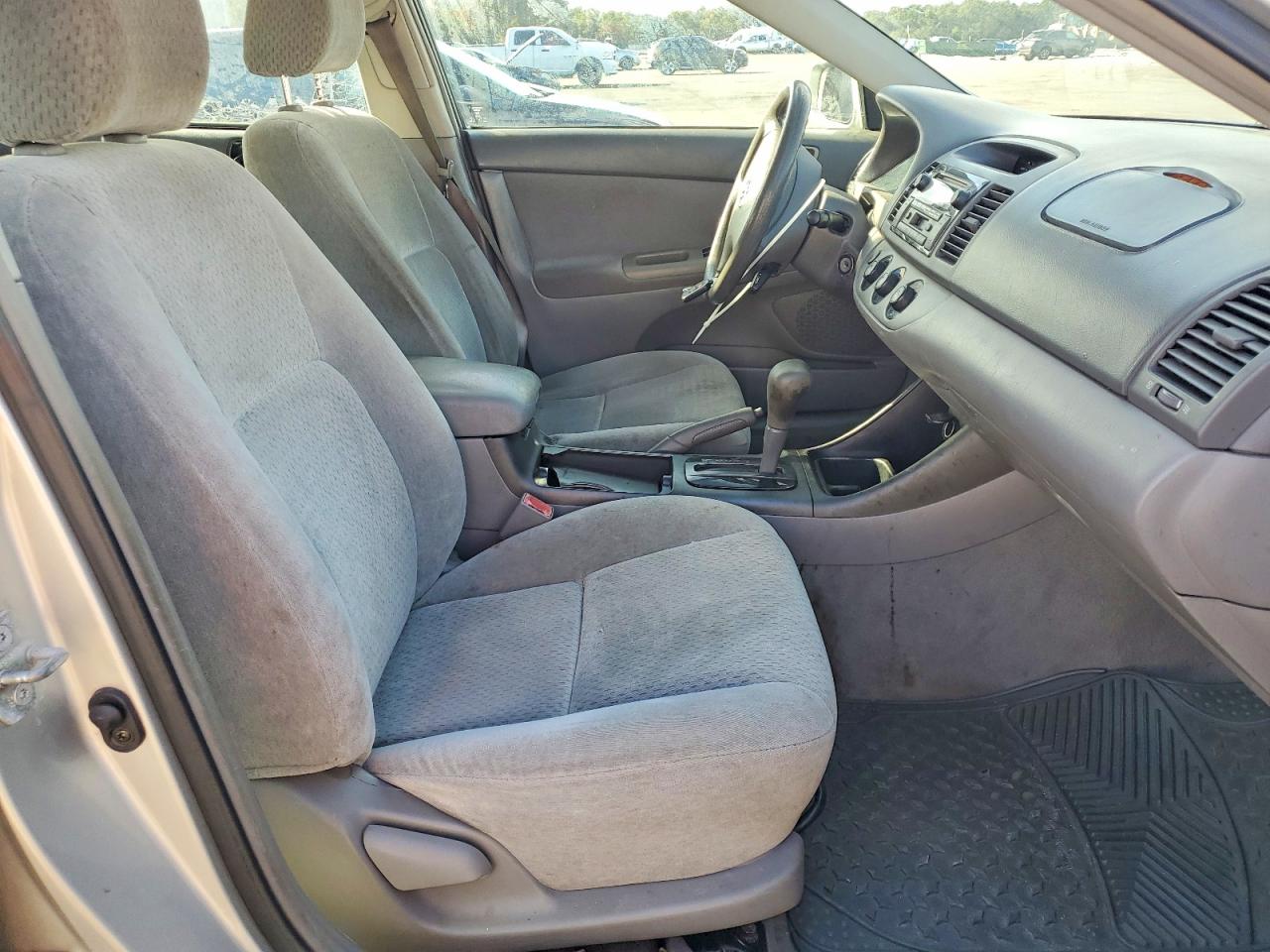 2003 TOYOTA CAMRY LE photo 7