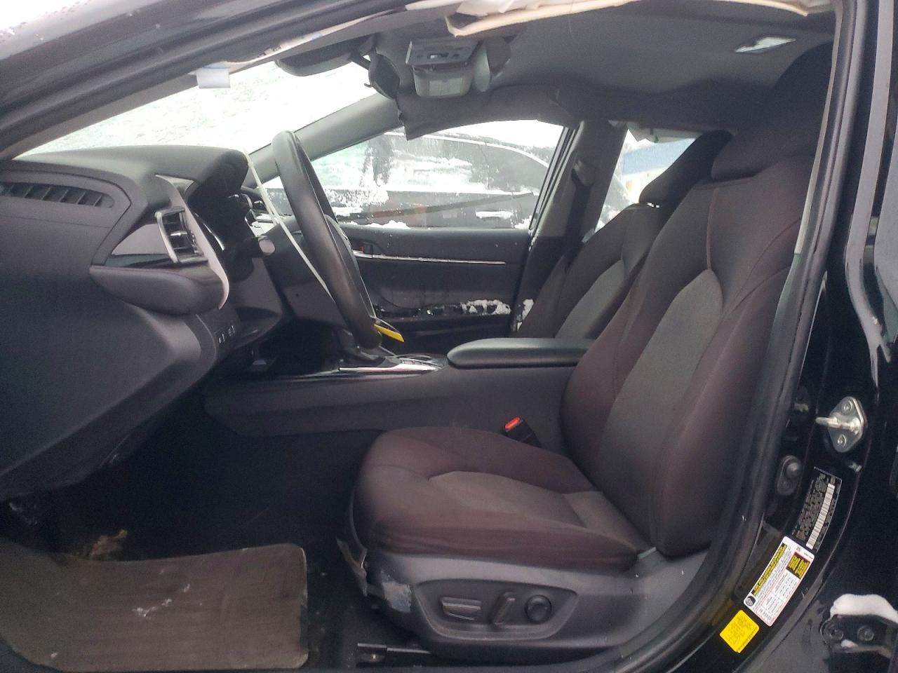 2020 TOYOTA CAMRY LE photo 7