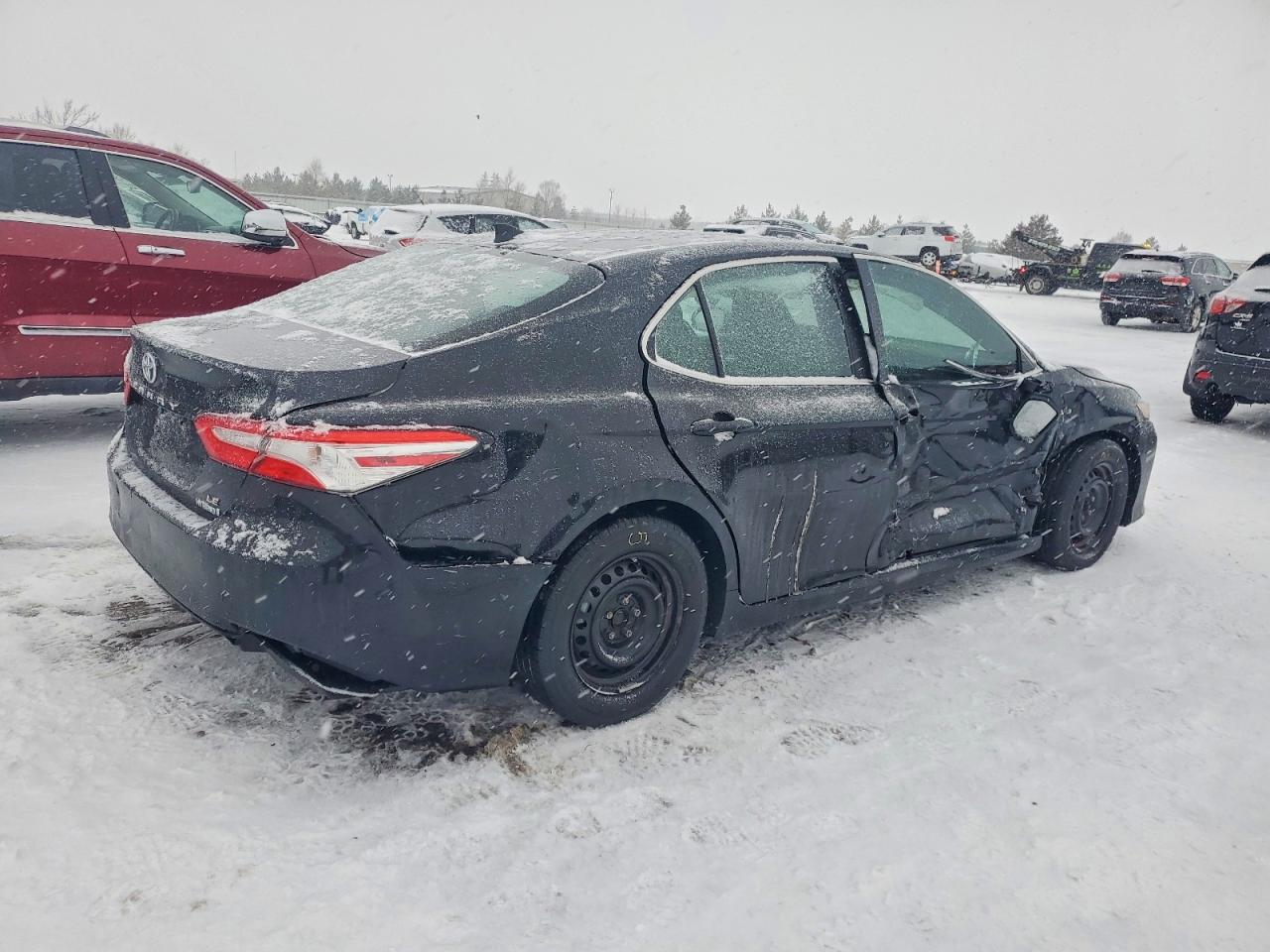2020 TOYOTA CAMRY LE photo 3