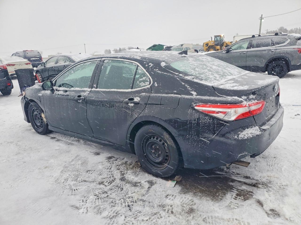 2020 TOYOTA CAMRY LE photo 2