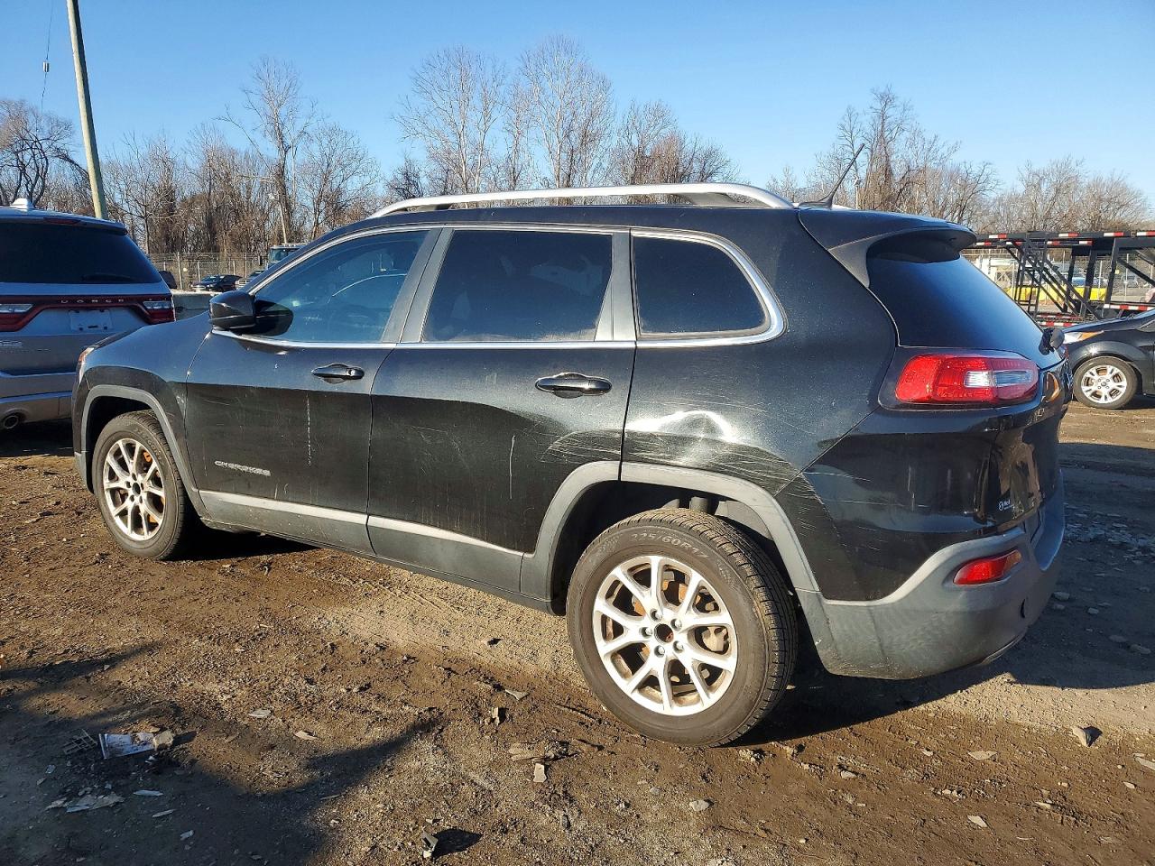 2015 JEEP CHEROKEE LATITUDE photo 2