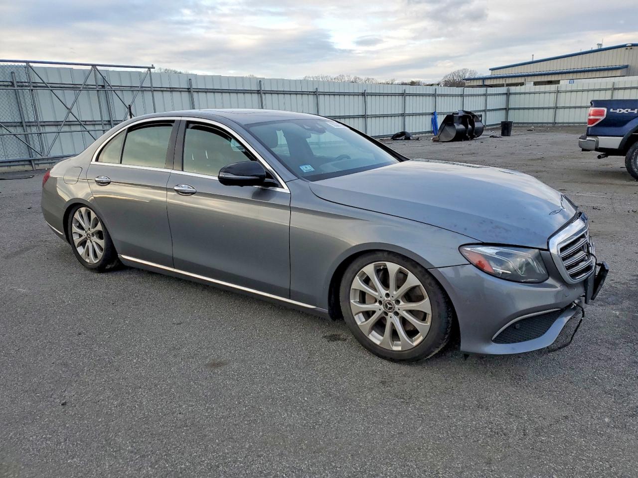 2017 MERCEDES-BENZ E 300 4MATIC photo 4