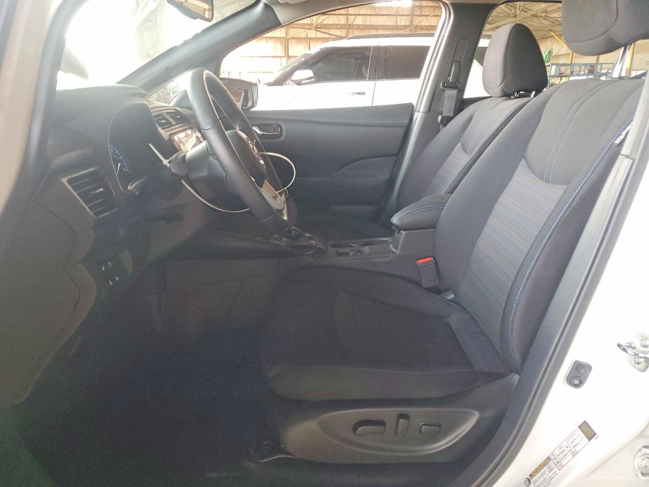 2025 NISSAN LEAF SV PLUS photo 7