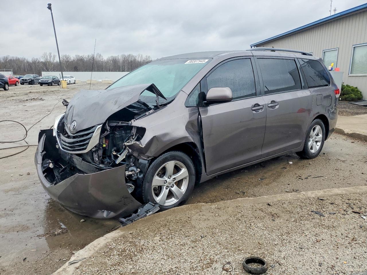 2013 TOYOTA SIENNA
