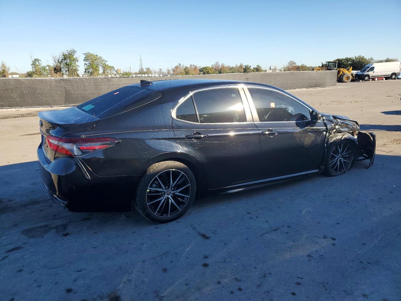 2024 TOYOTA CAMRY SE NIGHT SHADE photo 3