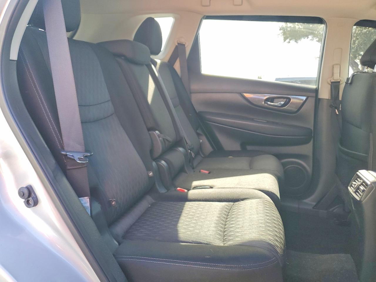 2018 NISSAN ROGUE S photo 11