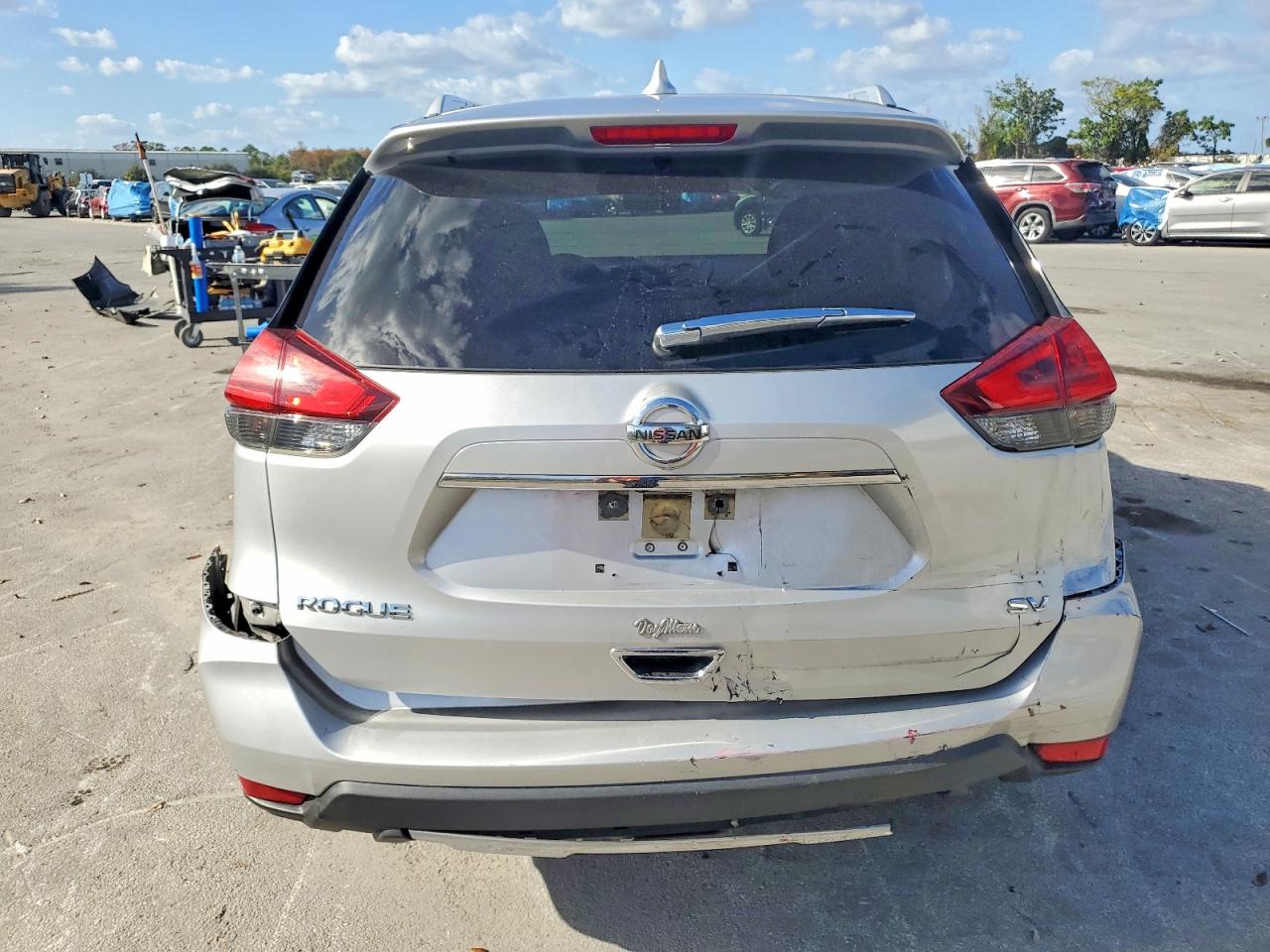 2018 NISSAN ROGUE S photo 6