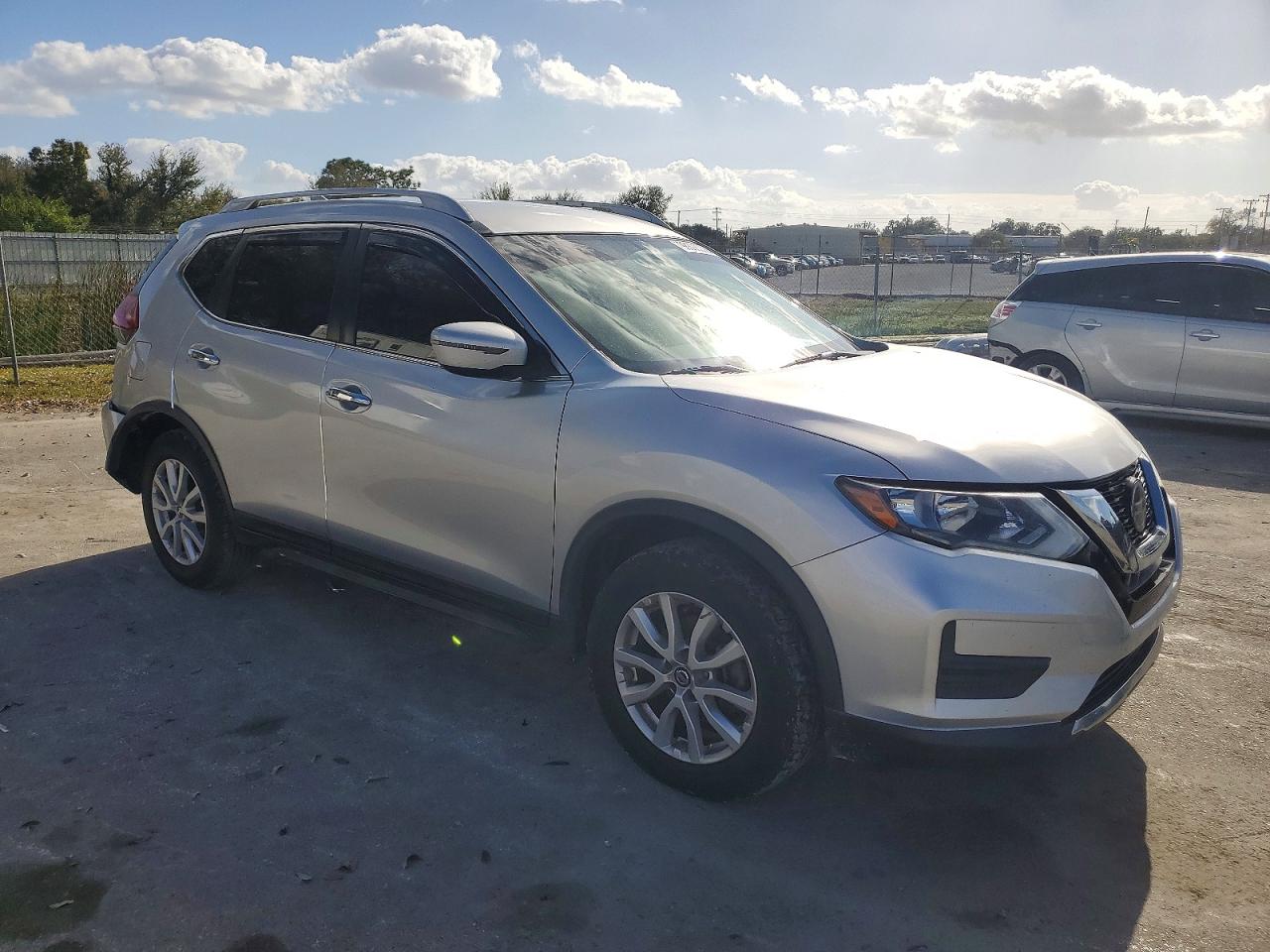 2018 NISSAN ROGUE S photo 4