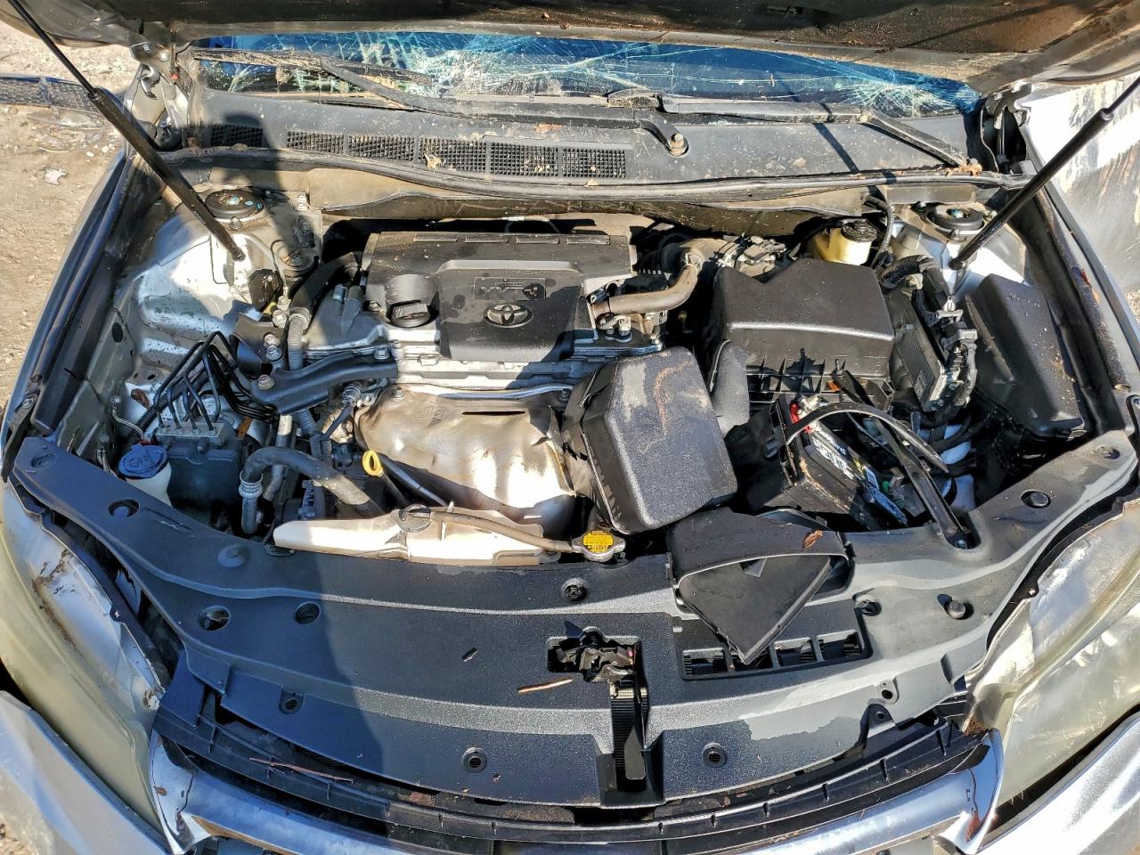 2015 TOYOTA CAMRY LE photo 11