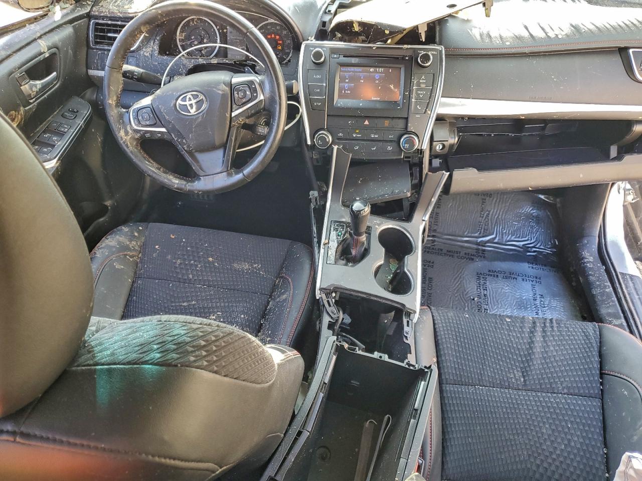 2015 TOYOTA CAMRY LE photo 8