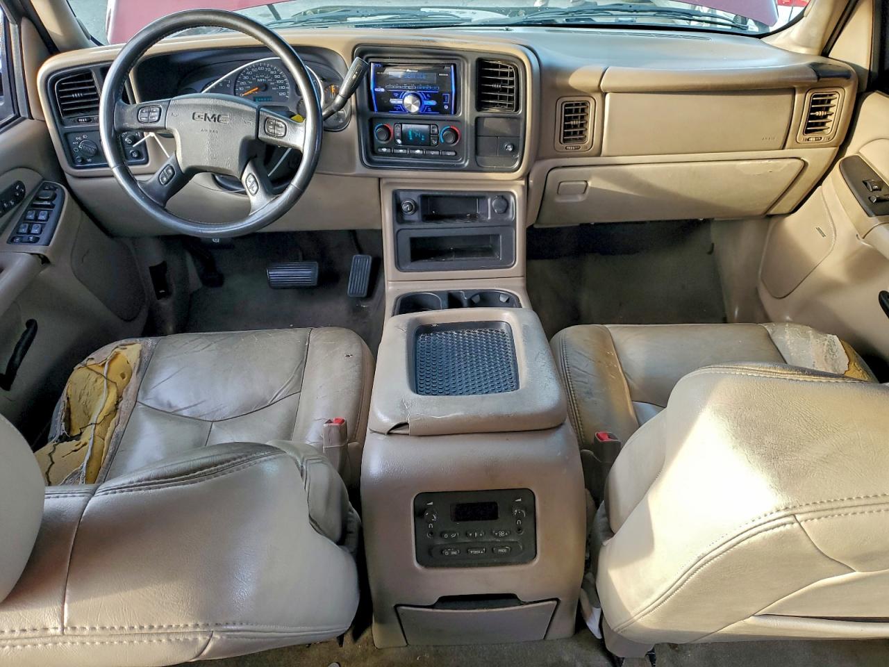 2004 GMC YUKON photo 8