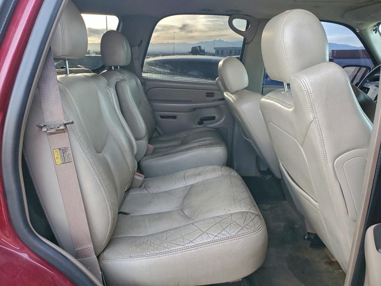 2004 GMC YUKON photo 10