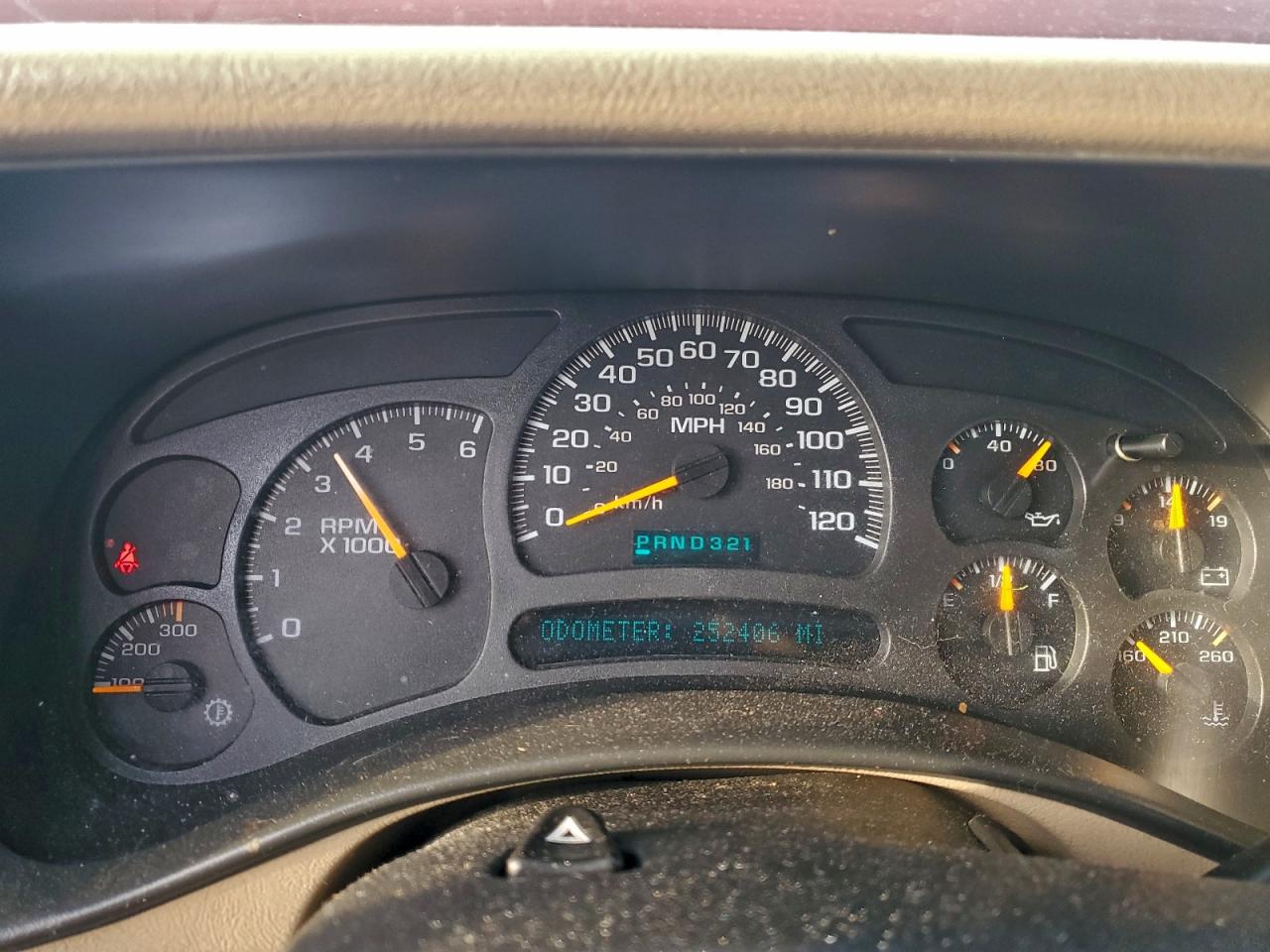 2004 GMC YUKON photo 9