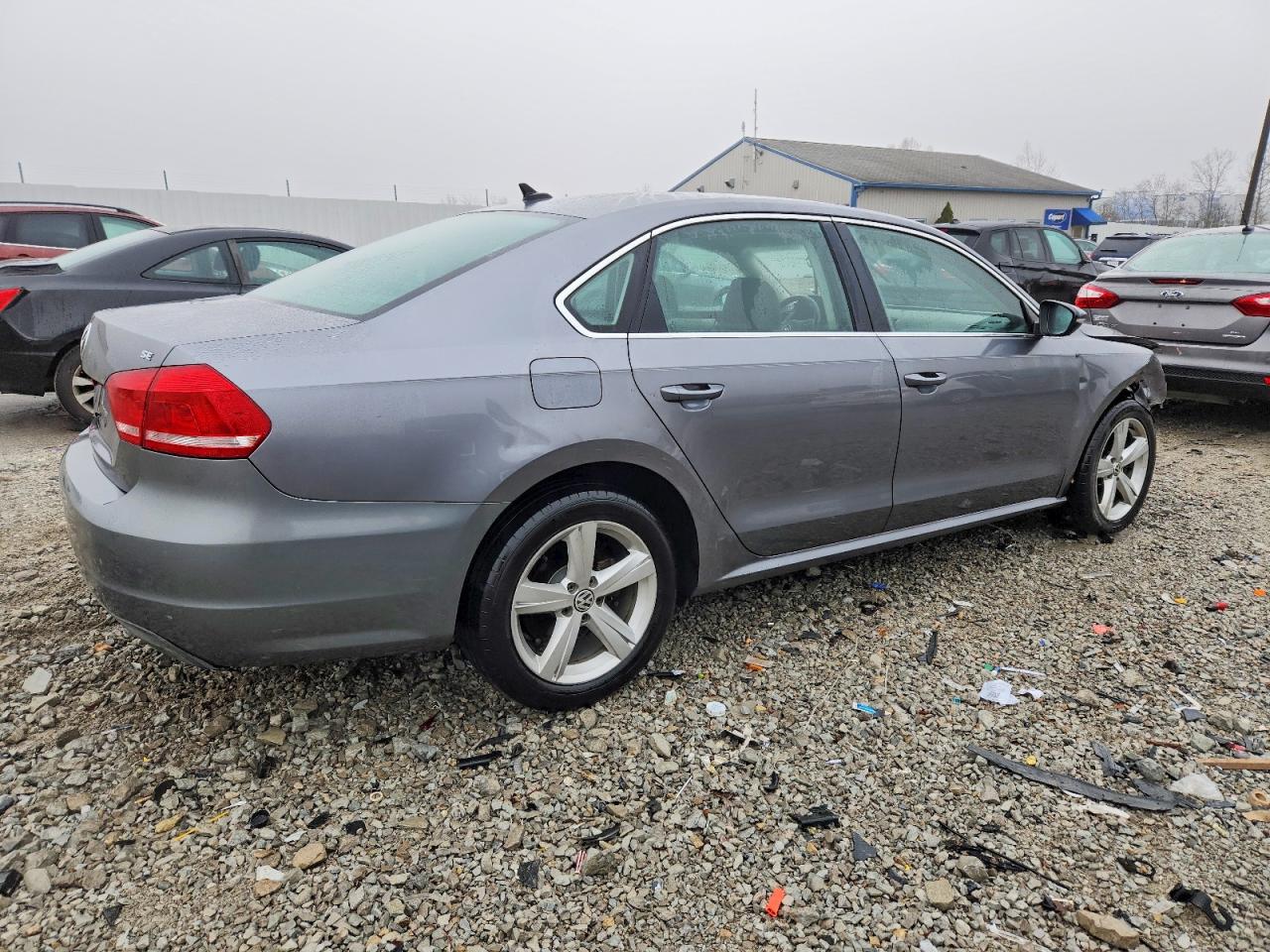 2012 VOLKSWAGEN PASSAT SE photo 3