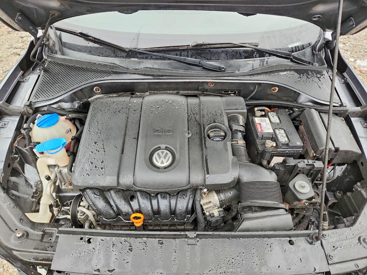 2012 VOLKSWAGEN PASSAT SE photo 11