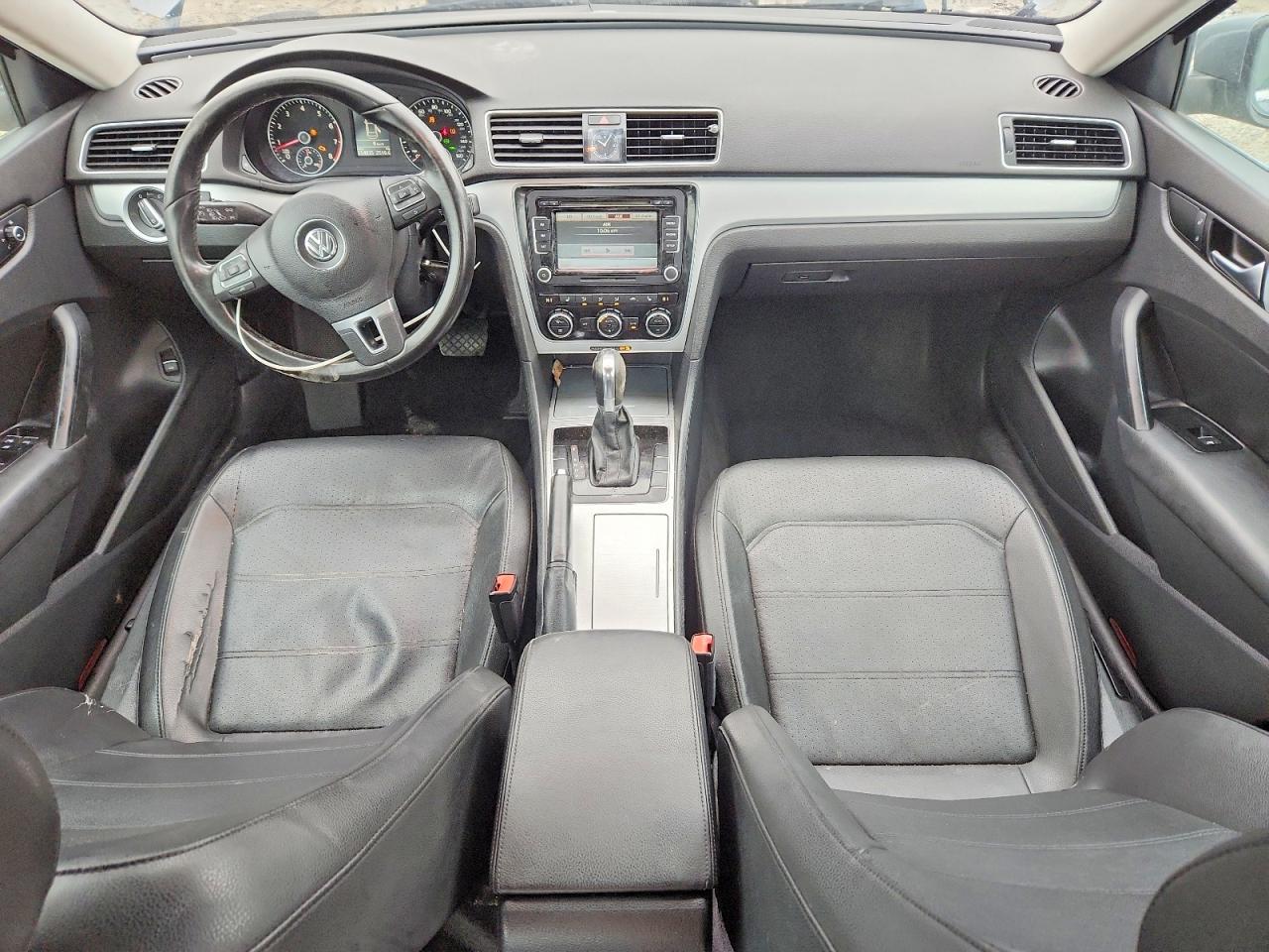 2012 VOLKSWAGEN PASSAT SE photo 8