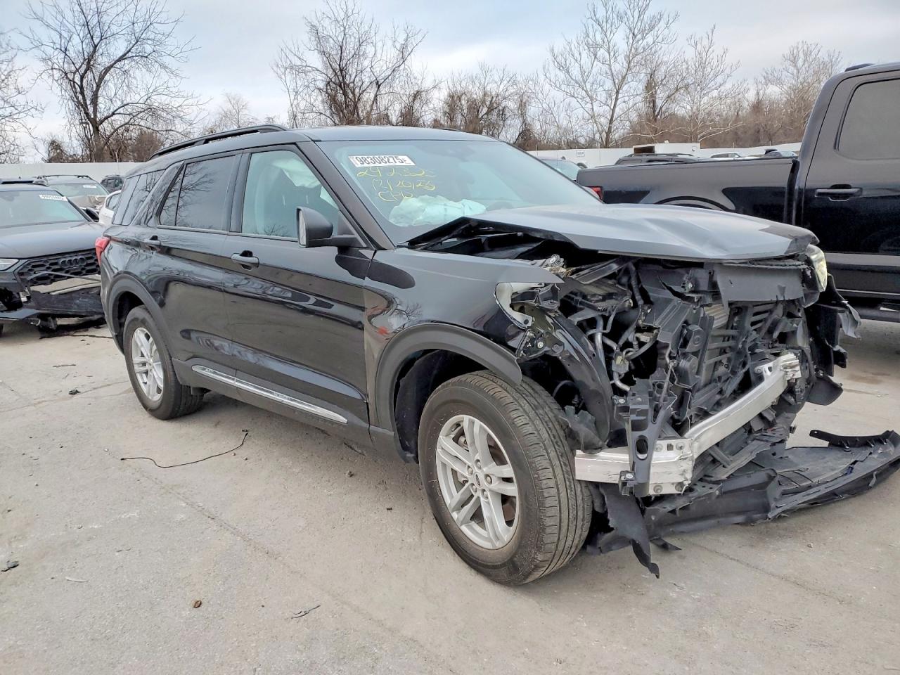 2024 FORD EXPLORER XLT photo 4