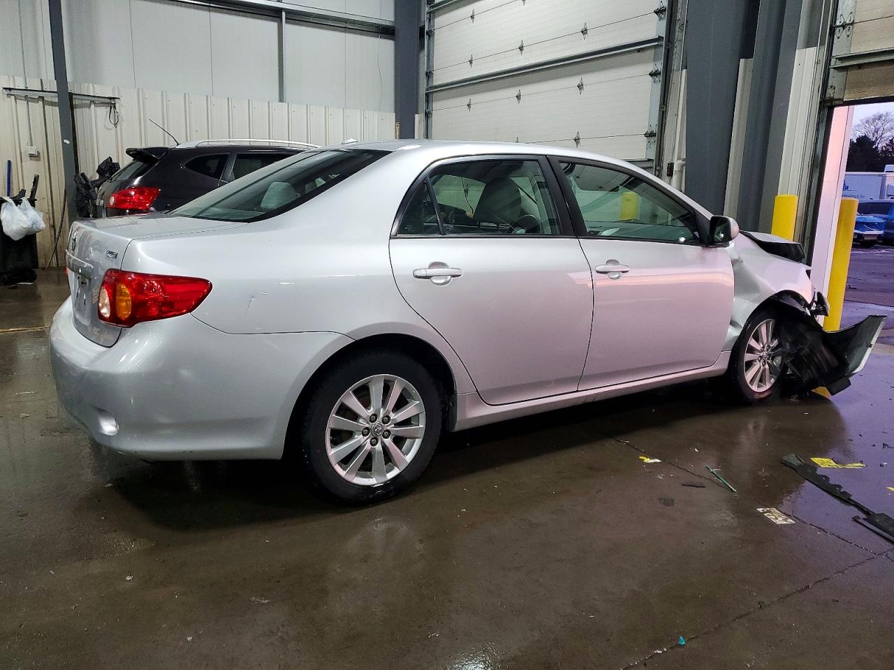 2010 TOYOTA COROLLA BASE photo 3