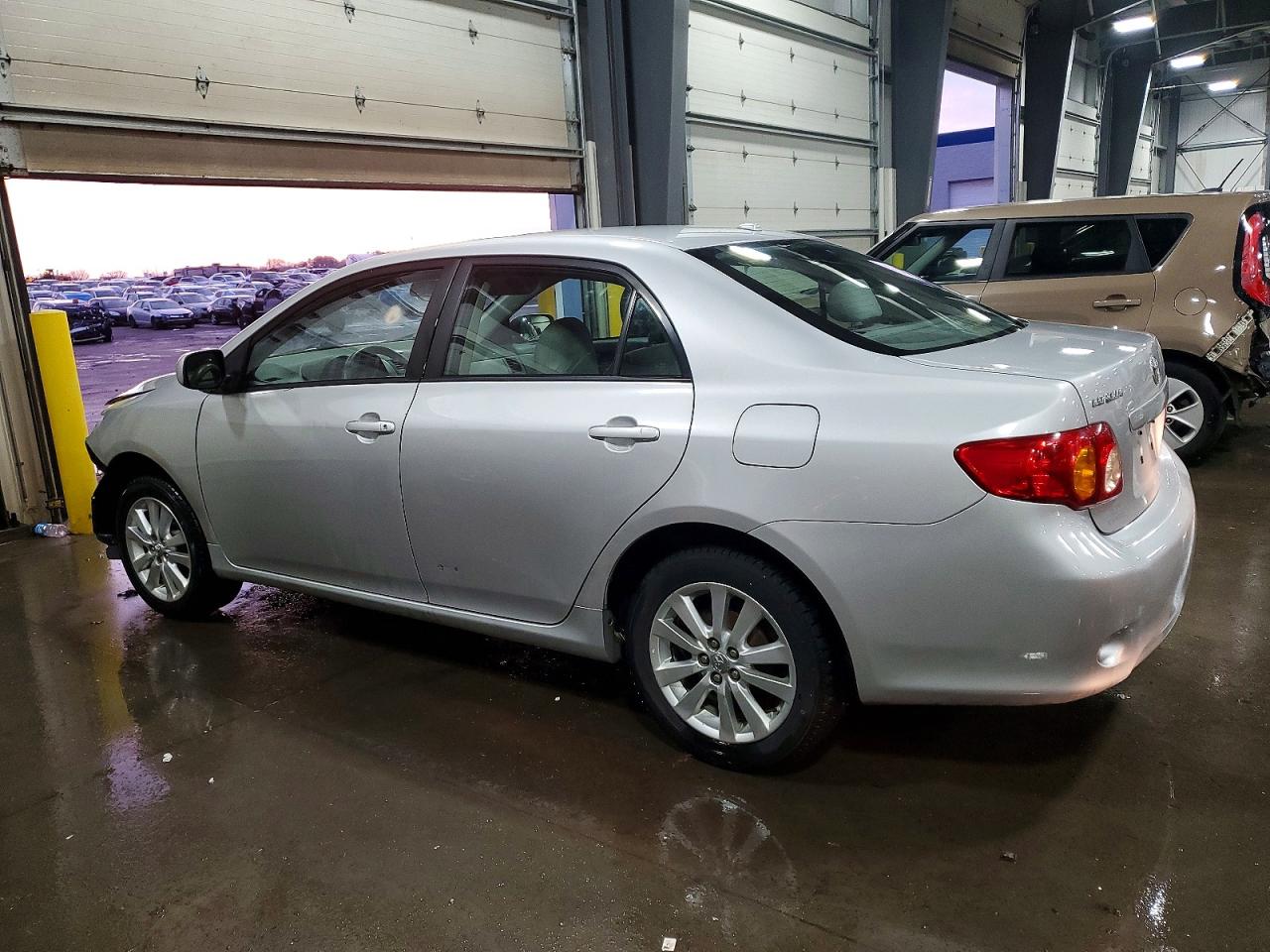2010 TOYOTA COROLLA BASE photo 2