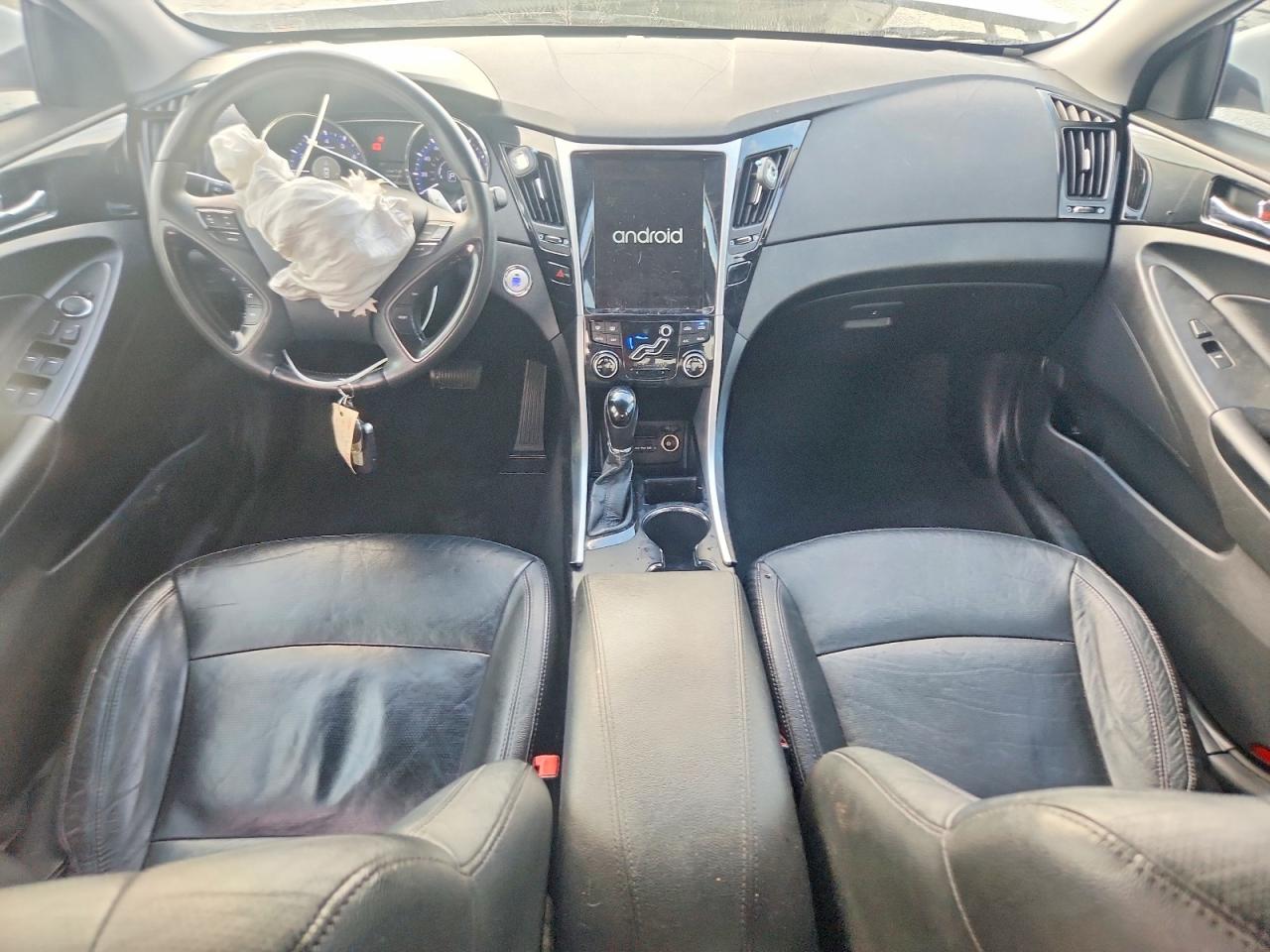 2011 HYUNDAI SONATA SE photo 8