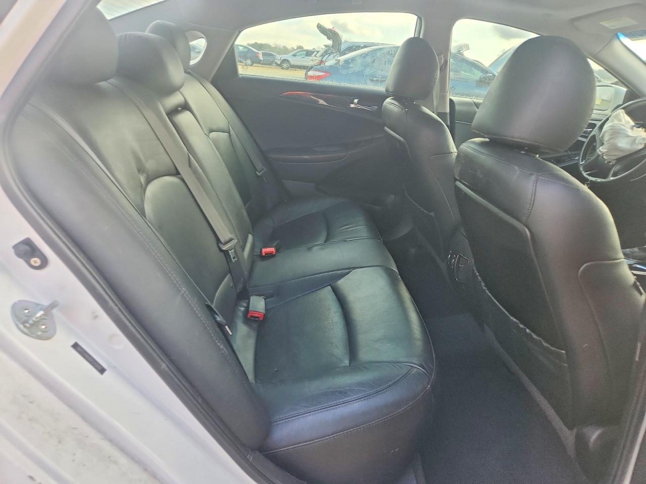 2011 HYUNDAI SONATA SE photo 10