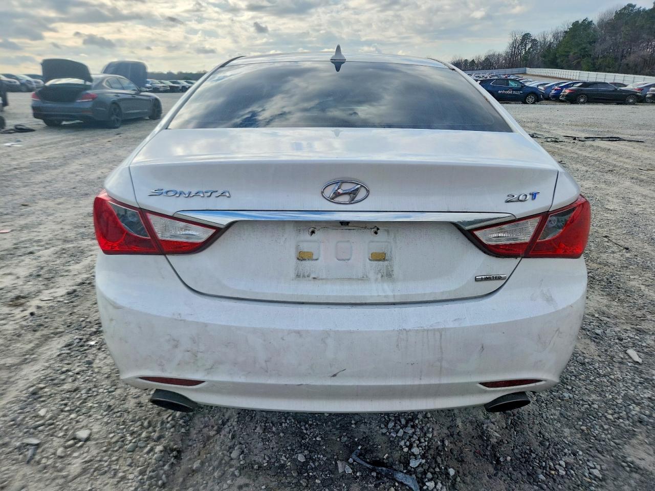 2011 HYUNDAI SONATA SE photo 6