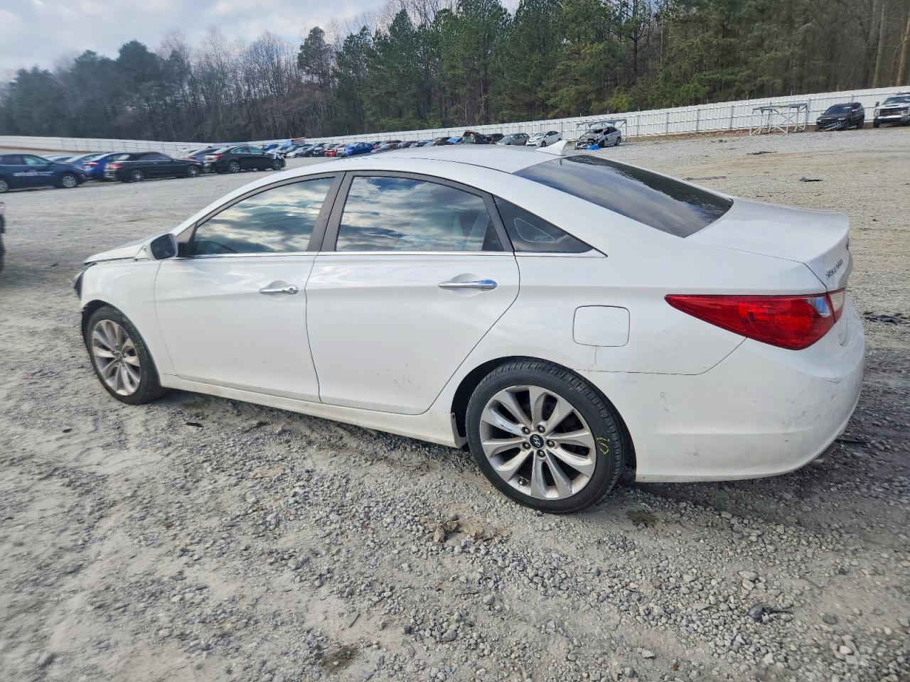 2011 HYUNDAI SONATA SE photo 2