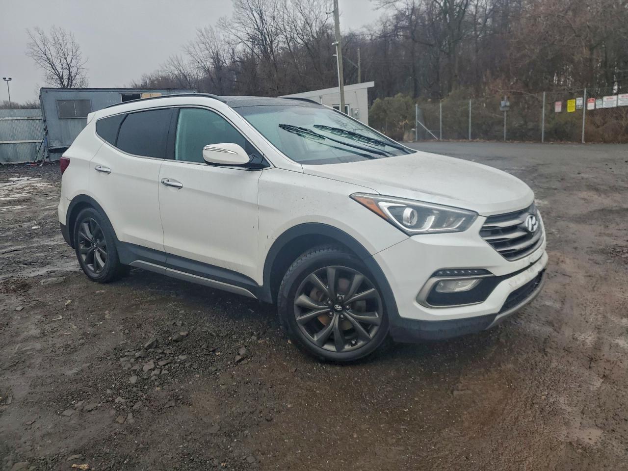 2017 HYUNDAI SANTA FE SPORT photo 4