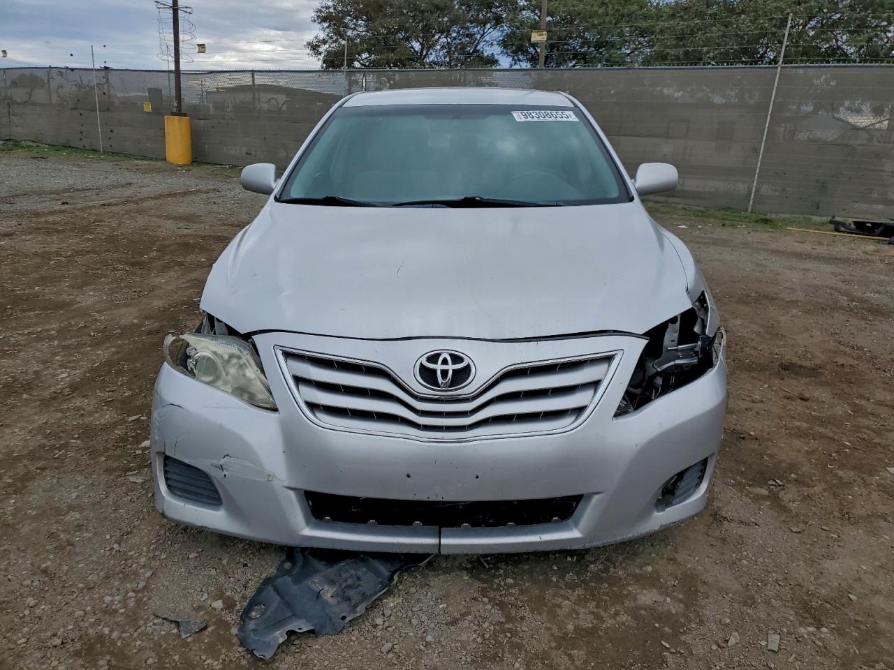 2011 TOYOTA CAMRY BASE photo 5