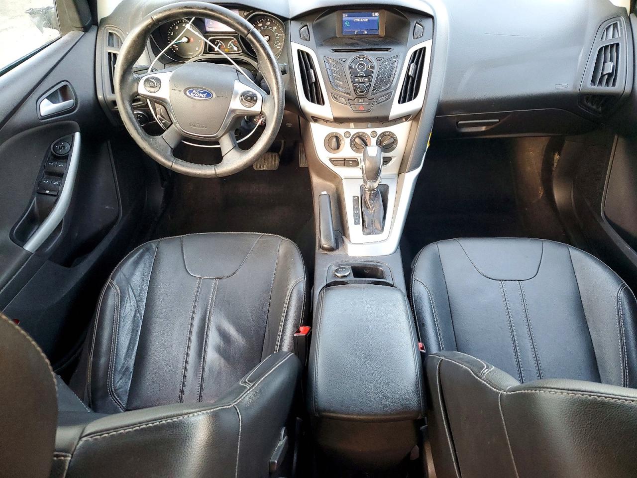 2014 FORD FOCUS SE photo 8