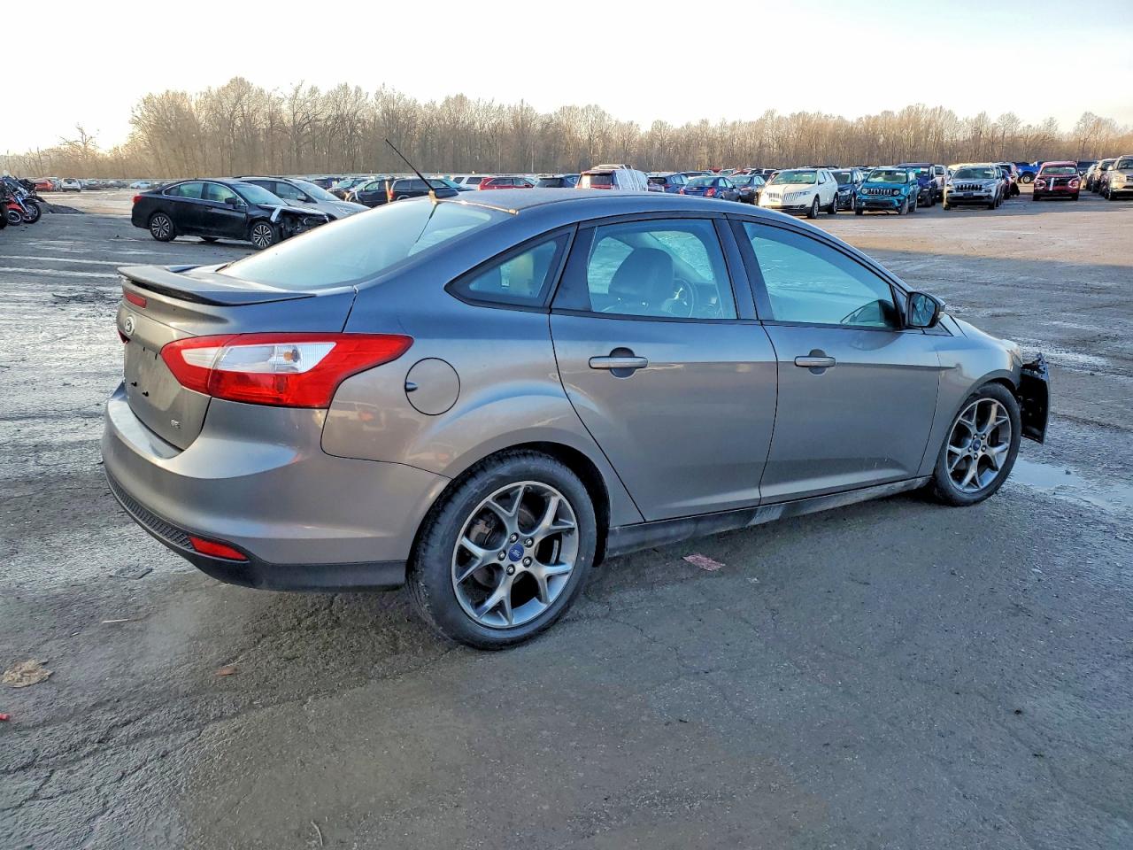 2014 FORD FOCUS SE photo 3