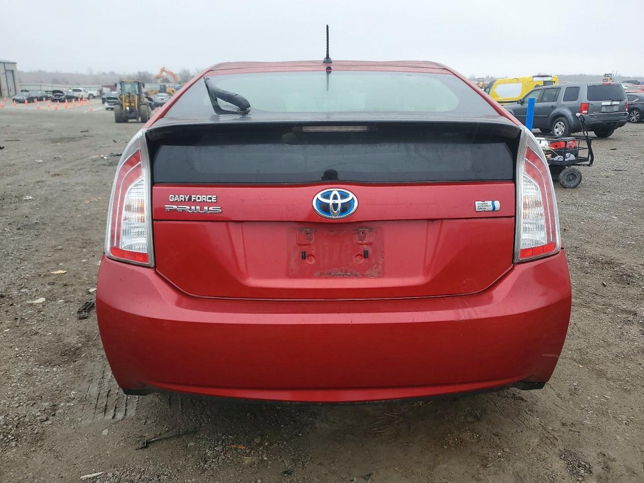 2014 TOYOTA PRIUS photo 6