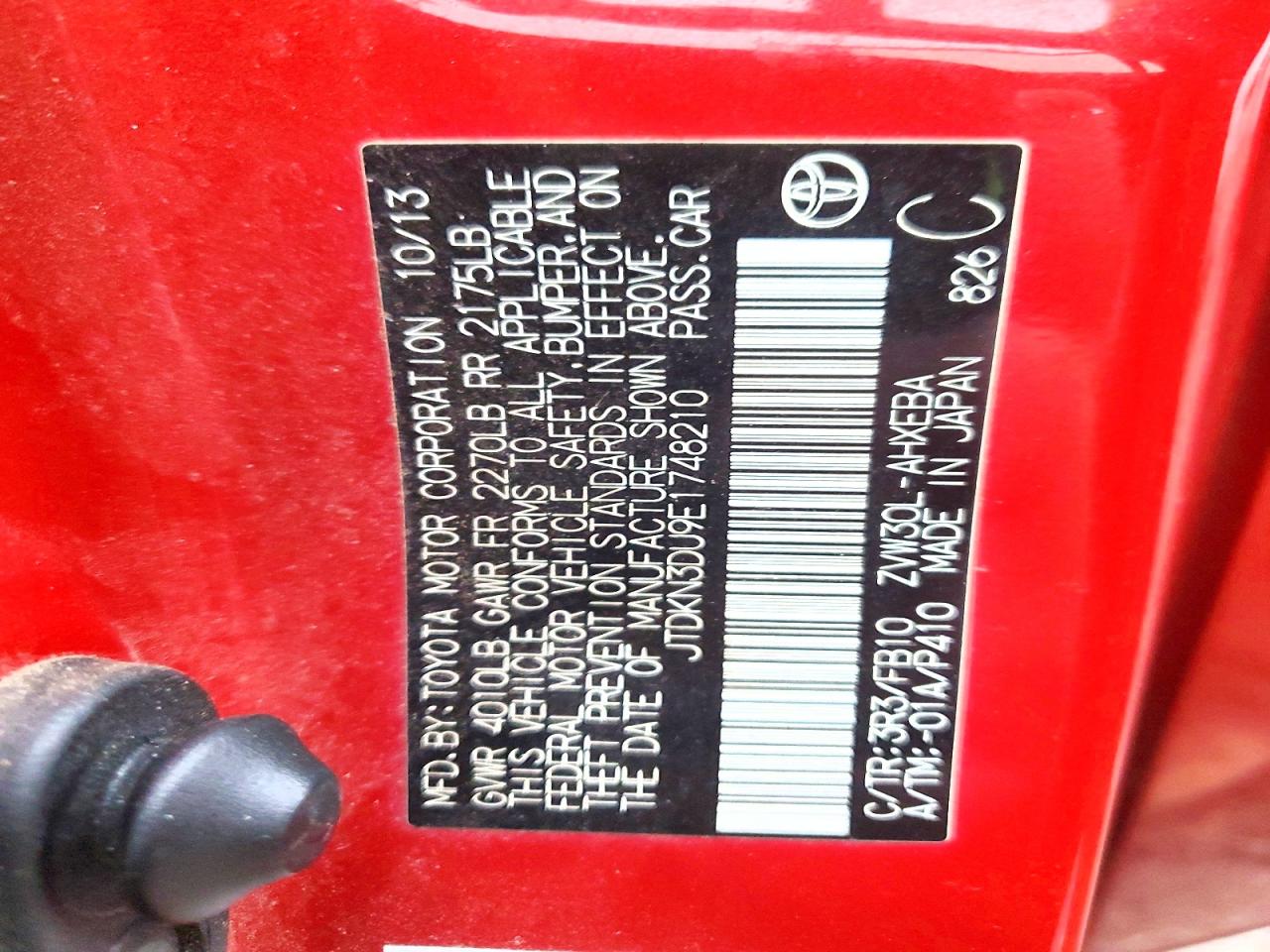 2014 TOYOTA PRIUS photo 12