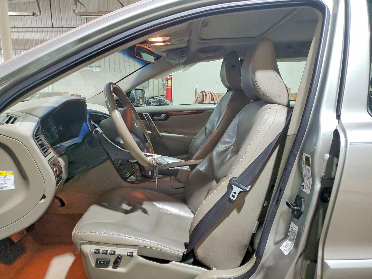 2005 VOLVO XC70 photo 7
