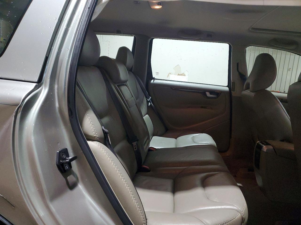 2005 VOLVO XC70 photo 10