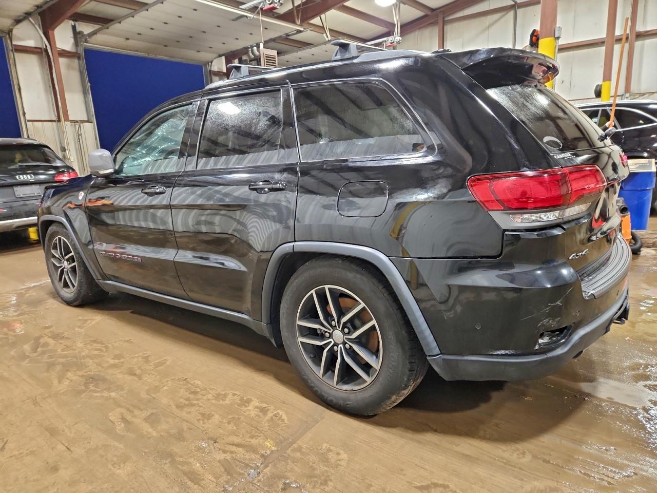 2018 JEEP GRAND CHEROKEE TRAILHAWK photo 2
