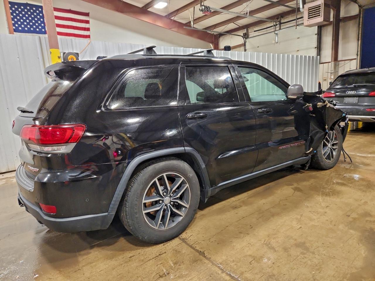 2018 JEEP GRAND CHEROKEE TRAILHAWK photo 3