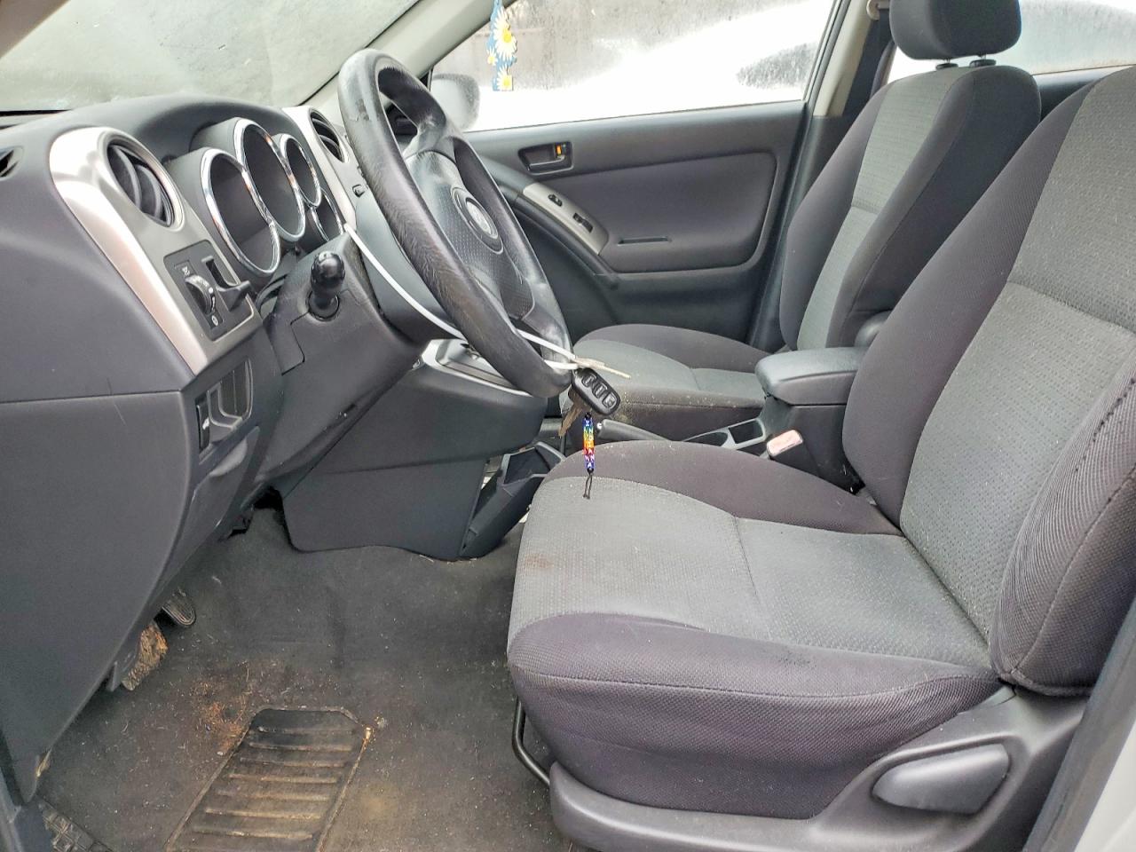 2004 TOYOTA COROLLA MATRIX XR photo 7