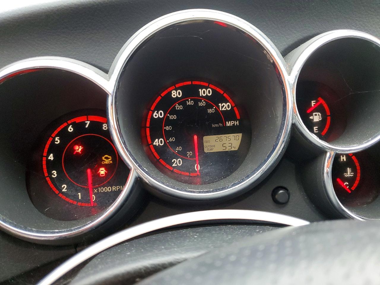 2004 TOYOTA COROLLA MATRIX XR photo 9