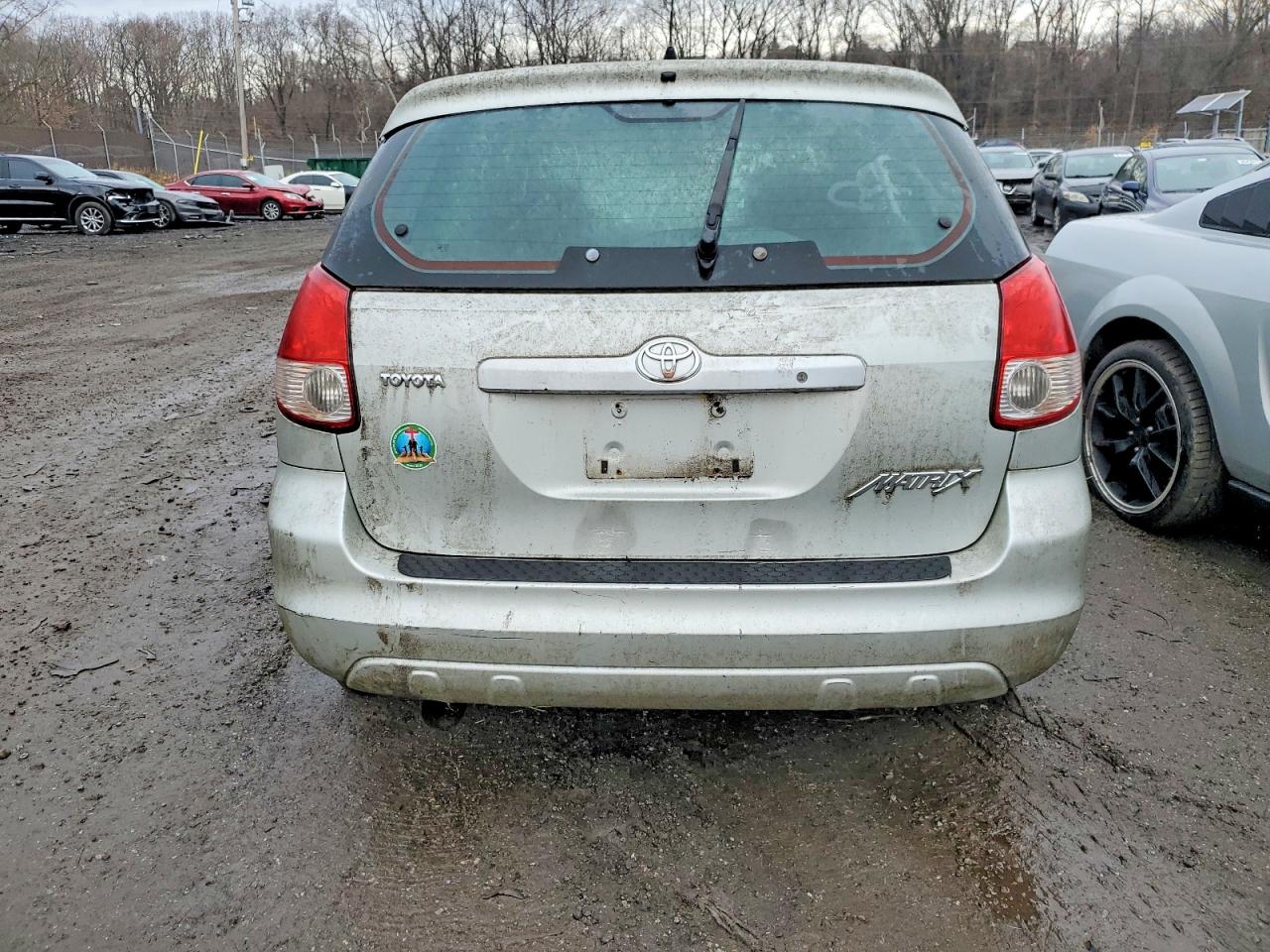 2004 TOYOTA COROLLA MATRIX XR photo 6