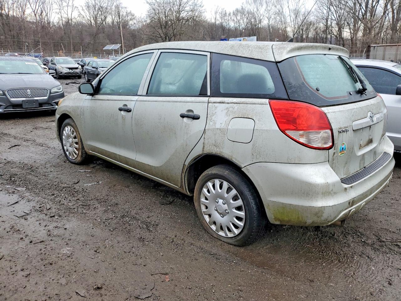 2004 TOYOTA COROLLA MATRIX XR photo 2