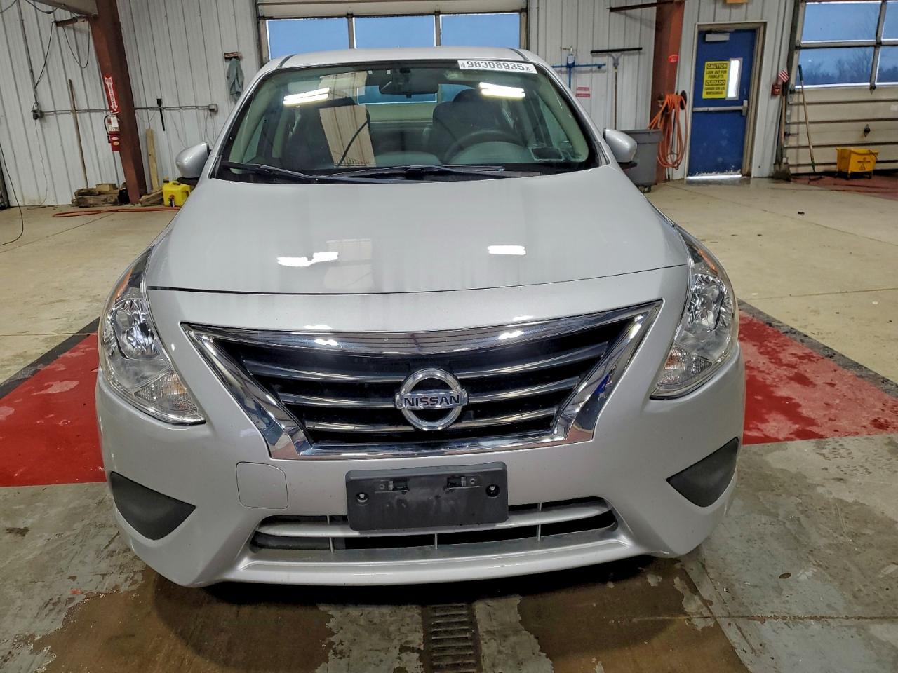 2019 NISSAN VERSA S photo 5