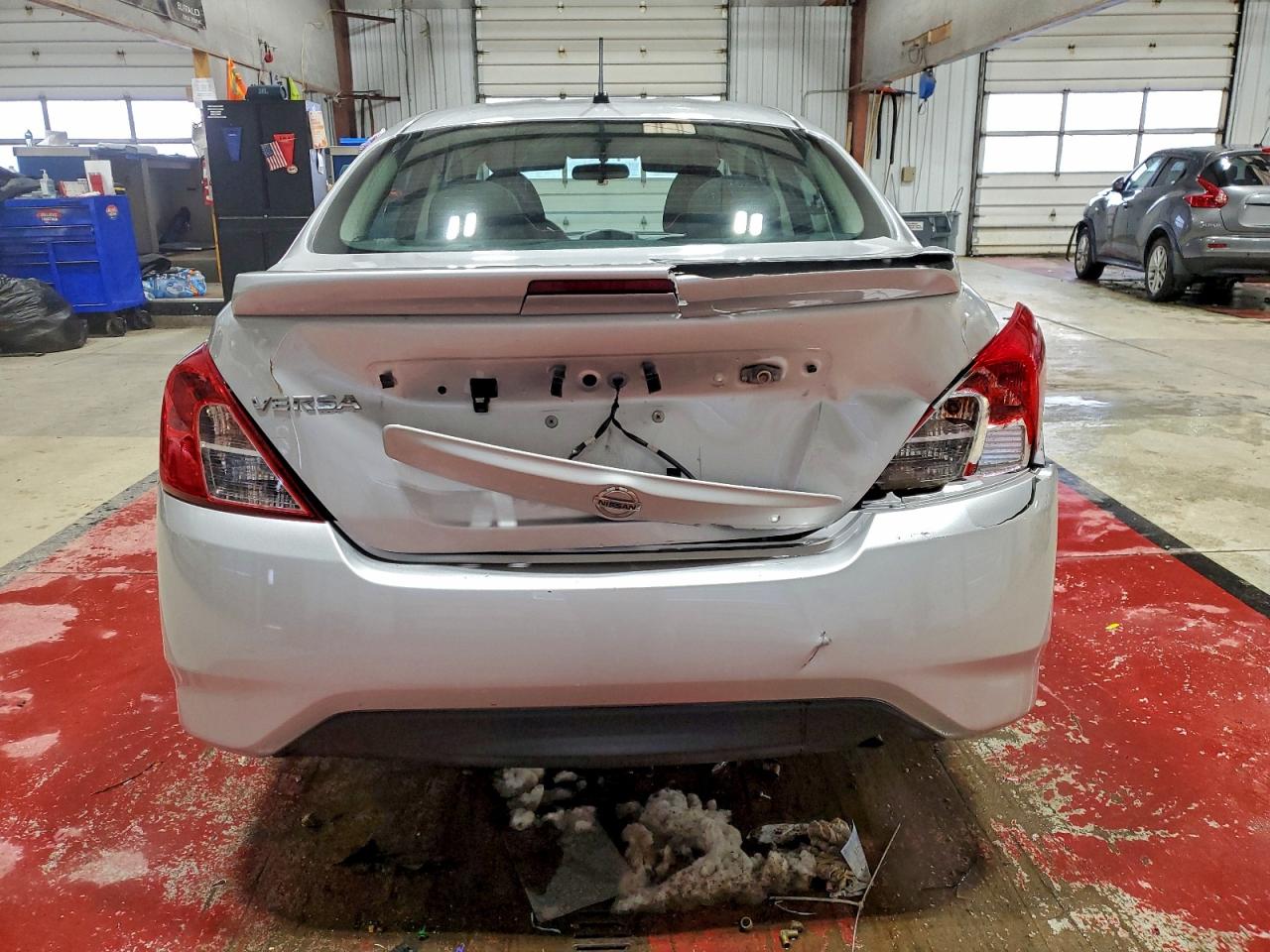 2019 NISSAN VERSA S photo 6