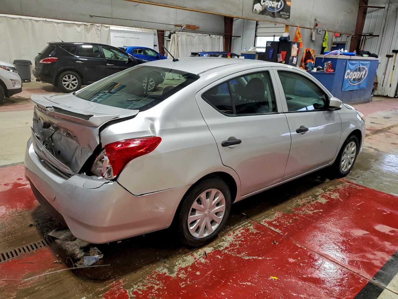 2019 NISSAN VERSA S photo 3