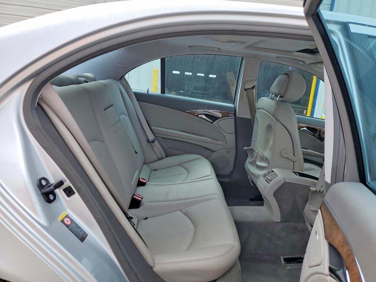 2009 MERCEDES-BENZ E 350 photo 10